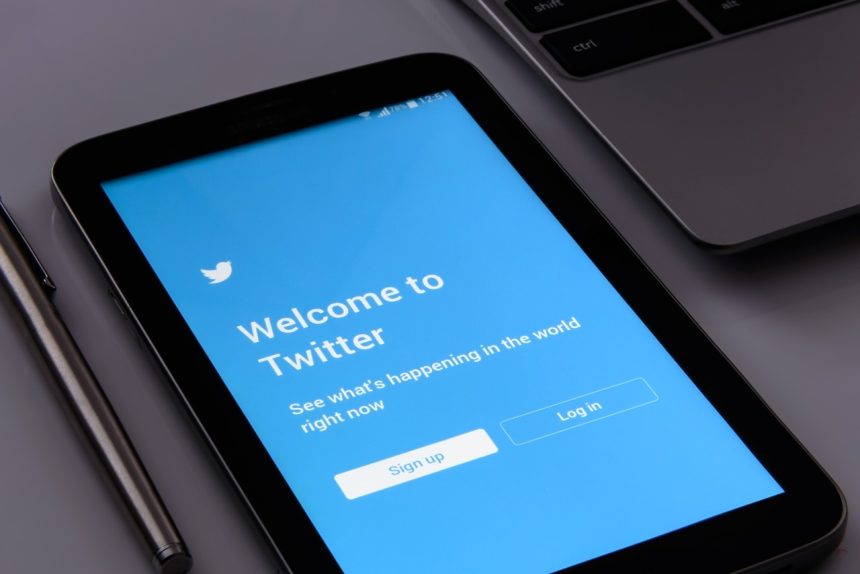 Interface Twitter sur support numérique